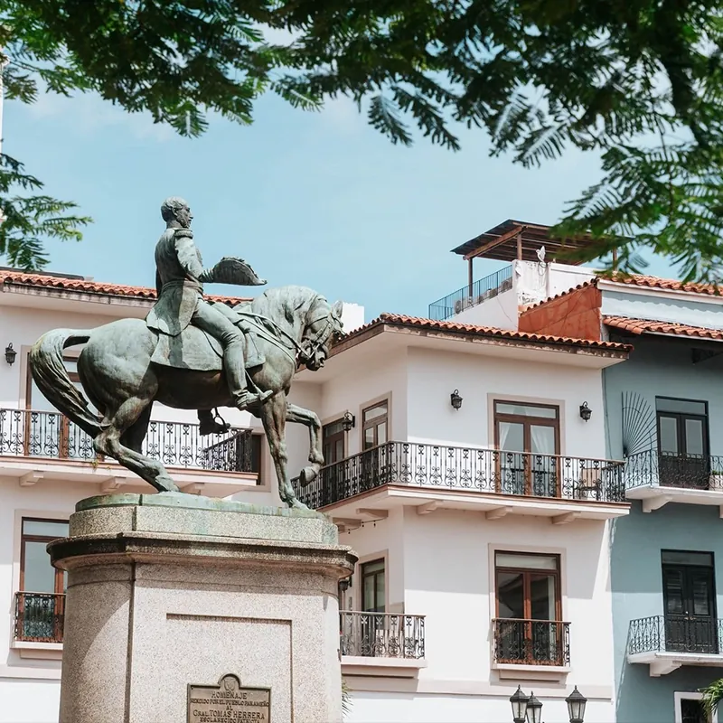 Plaza Herrera; imagen de entorno, no fachada del proyecto